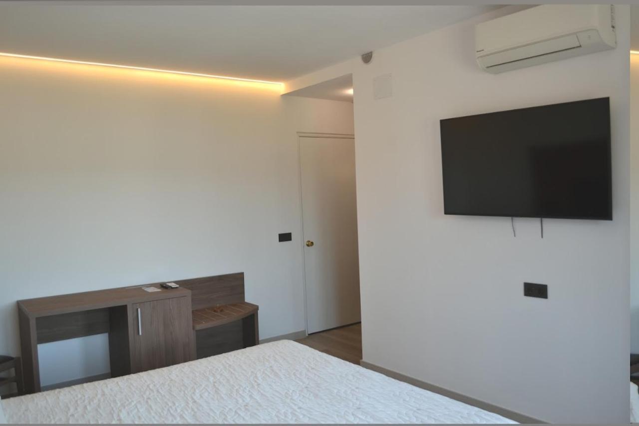 Hotel Gran Sol Solsona Extérieur photo