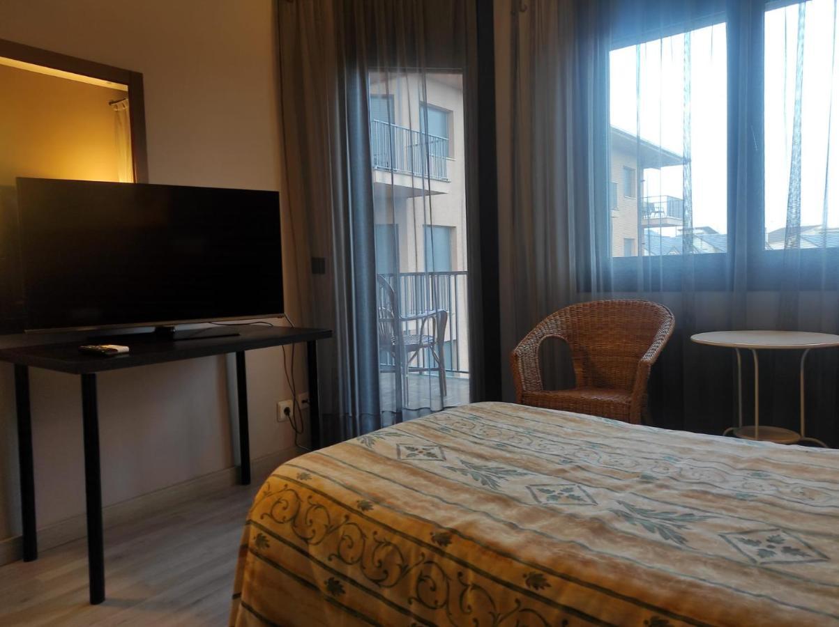 Hotel Gran Sol Solsona Extérieur photo