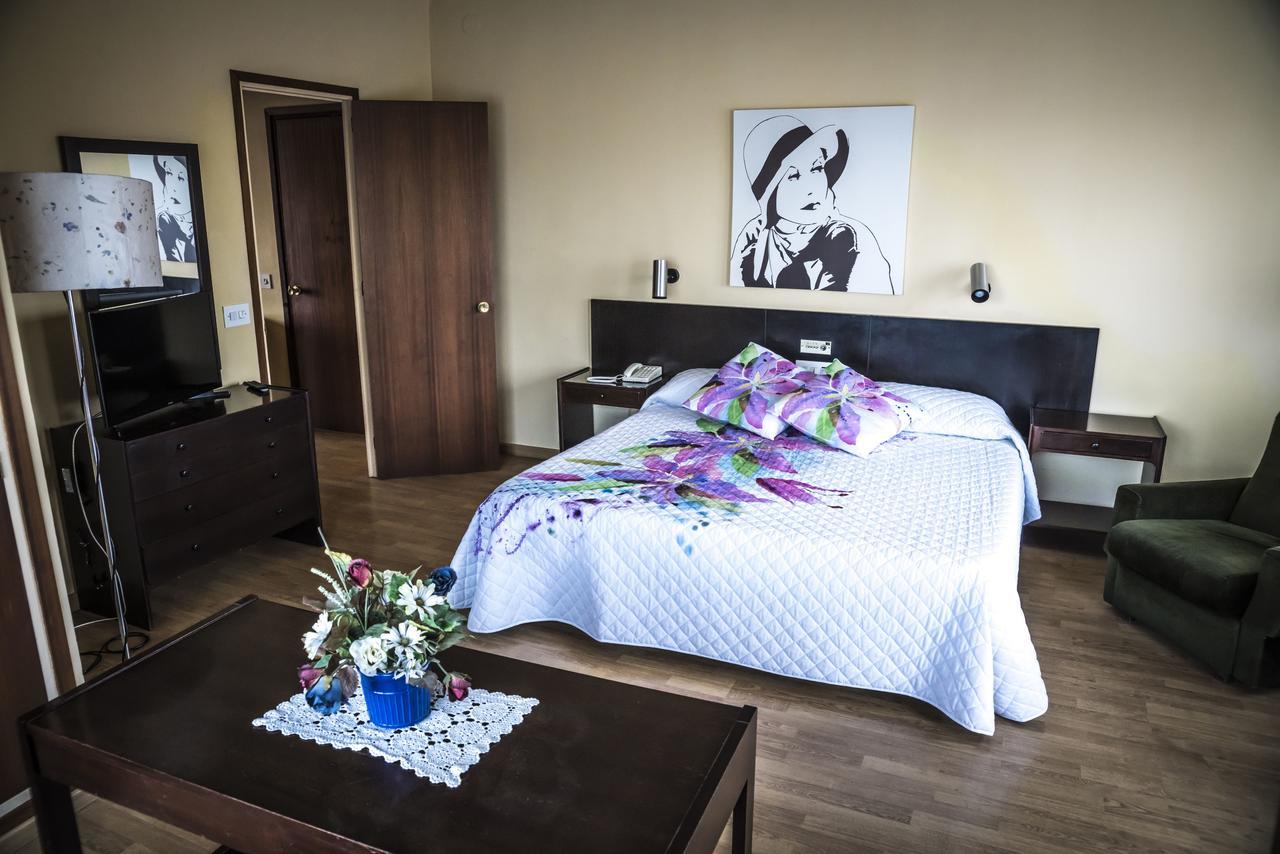 Hotel Gran Sol Solsona Extérieur photo